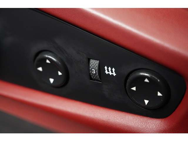 �E�J���[�h���U�[�X�e�A�����O�z�C�[��(�{���h�[���b�h)�E�J���[�h���U�[�_�b�V���{�[�h(�{���h�[���b�h)�E�J���[�h���U�[A�s���[&�E�B���h�E����(�{���h�[���b�h)