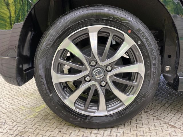 �y����14�C���`�A���~�z�C�[���z�O�ςɃ}�b�`���������A���~�z�C�[���𑕒����Ă���܂��B�e��ЊO�A���~�z�C�[����A�X�^�b�h���X�^�C�����戵�����Ă���܂��B���񂲑��k����������