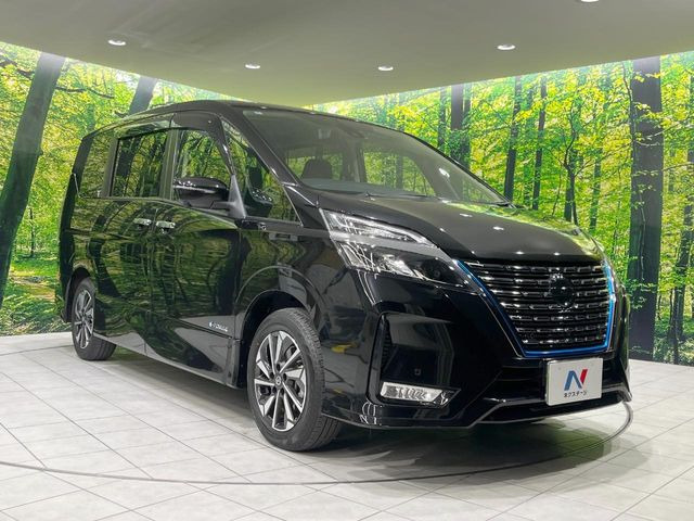 高透明度のガラス皮膜で撥水はもちろん、上質なツヤ・光沢を実現。紫外線や酸性雨から大切な愛車を保護し、色あせ・劣化を防止。「弾スプラッシュコート」、「弾プリミッサコート」からお選びいただけます。