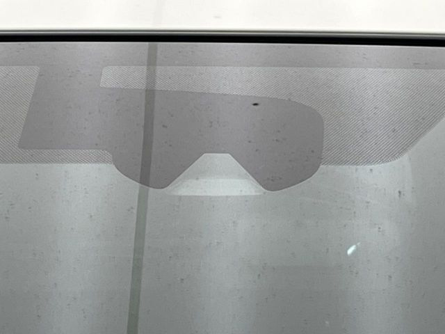 �y�C���e���W�F���g�G�}�[�W�F���V�[�u���[�L�z�t�����g�J�����őO���̎ԗ�����s�҂����m�B�Փ˂������Ȏ��͏Փ˔�Q�y���u���[�L���쓮�A�Փˉ�����T�|�[�g�B�����S�Ƀh���C�u�����y���݂��������܂��B