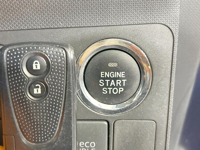 �yHonda�X�}�[�g�L�[�z�J�o����|�P�b�g�ɓ��ꂽ�܂܂ł��h�A�̎{���E�������\�ȃX�}�[�g�L�[�𑕔��B�G���W���̃I���E�I�t�����J�M�����o���K�v����������Ƃ��Ă��֗��ł���