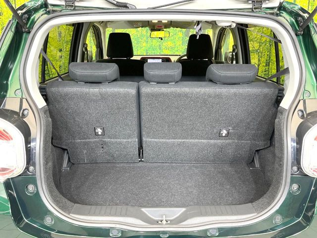 普段のお買い物や通勤、送迎等に十分な荷室スペースを確保しております。セカンドシートを倒すと、大きな荷物の積載も可能です♪