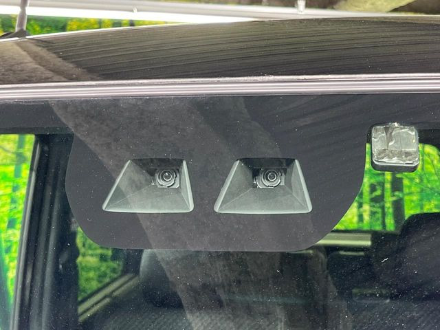 �y�X�}�[�g�A�V�X�g�z���s���ɑO���̎ԗ�����F�����A�Փ˂������Ȏ��͌x��ƃu���[�L�ŏՓˉ���Ɣ�Q�y�����A�V�X�g�B�����S�Ƀh���C�u�����y���݂��������܂��B