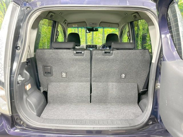 ���i�̂���������ʋ΁A���}���ɏ\���ȉ׎��X�y�[�X���m�ۂ��Ă���܂��B�Z�J���h�V�[�g��|���ƁA�傫�ȉו��̐ύڂ��\�ł���