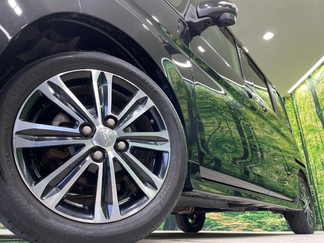 �y����15�C���`�A���~�z�C�[���z�O�ςɃ}�b�`���������A���~�z�C�[���𑕒����Ă���܂��B�e��ЊO�A���~�z�C�[����A�X�^�b�h���X�^�C�����戵�����Ă���܂��B���񂲑��k����������