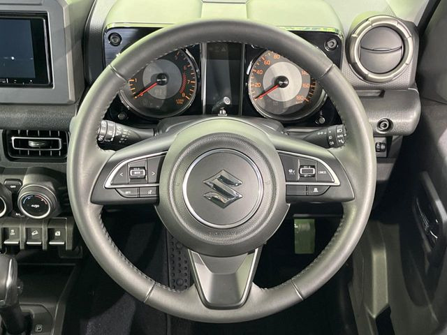 �y�����v�����X�e�A�����O�z�㎿�Ȋv���g�p���邱�ƂŁA��ɂ����������݂ƂĂ��^�]���₷���n���h���ł���