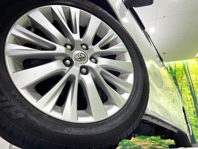 �y����18�C���`�A���~�z�C�[���z�O�ςɃ}�b�`���������A���~�z�C�[���𑕒����Ă���܂��B�e��ЊO�A���~�z�C�[����A�X�^�b�h���X�^�C�����戵�����Ă���܂��B���񂲑��k����������