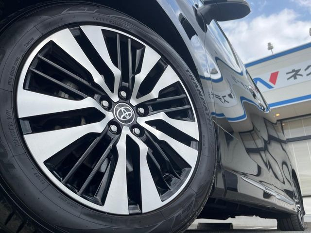 �y����18�C���`�A���~�z�C�[���z�O�ςɃ}�b�`���������A���~�z�C�[���𑕒����Ă���܂��B�e��ЊO�A���~�z�C�[����A�X�^�b�h���X�^�C�����戵�����Ă���܂��B���񂲑��k����������