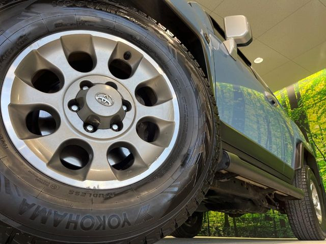 �y����17�C���`�A���~�z�C�[���z�O�ςɃ}�b�`���������A���~�z�C�[���𑕒����Ă���܂��B�e��ЊO�A���~�z�C�[����A�X�^�b�h���X�^�C�����戵�����Ă���܂��B���񂲑��k����������