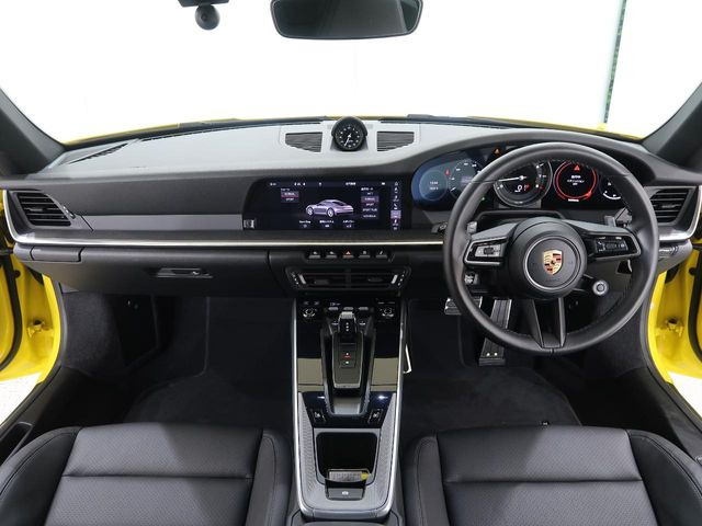 人気のオプションなどが多く装備されている車内です。気になるポイントなどもお気軽にお問い合わせください。