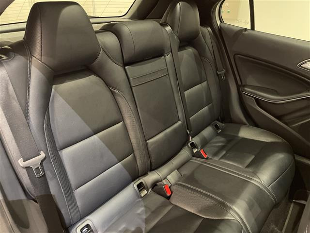 GLAクラスGLA250 4マチック 4WD