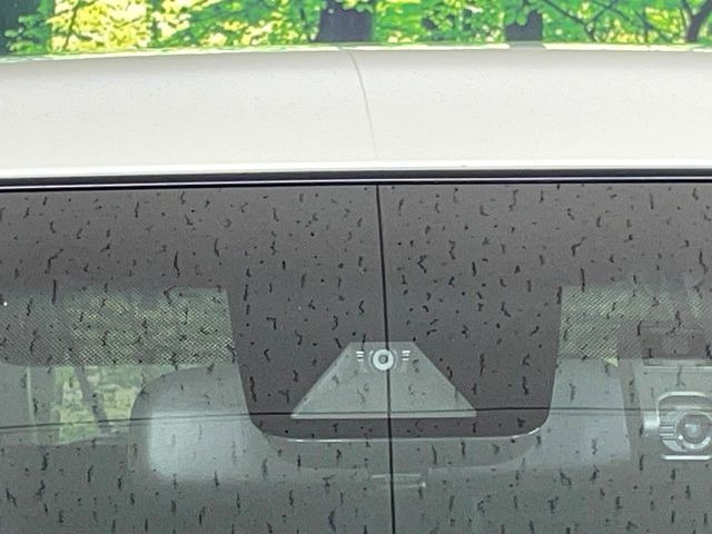 �y�g���^�Z�[�t�e�B�Z���X�z���s���ɑO���̎ԗ�����F�����A�Փ˂������Ȏ��͌x��ƃu���[�L�ŏՓˉ���Ɣ�Q�y�����A�V�X�g�B�����S�Ƀh���C�u�����y���݂��������܂��B