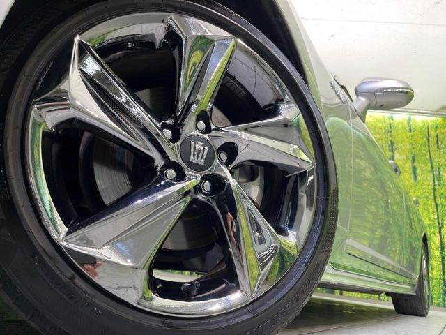 �y����18�C���`�A���~�z�C�[���z�O�ςɃ}�b�`���������A���~�z�C�[���𑕒����Ă���܂��B�e��ЊO�A���~�z�C�[����A�X�^�b�h���X�^�C�����戵�����Ă���܂��B���񂲑��k����������