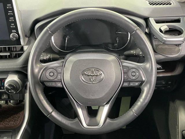 �y�����v�����X�e�A�����O�z�㎿�Ȋv���g�p���邱�ƂŁA��ɂ����������݂ƂĂ��^�]���₷���n���h���ł���