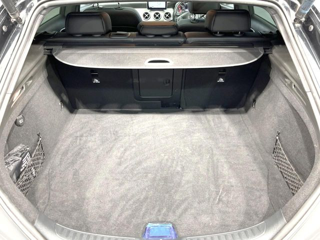 ●トランクルーム:趣味が広がる収容スペース!これだけの広さがあればお買い物やレジャーなどにも最適です!使用感も少なくきれいな状態を維持しております。