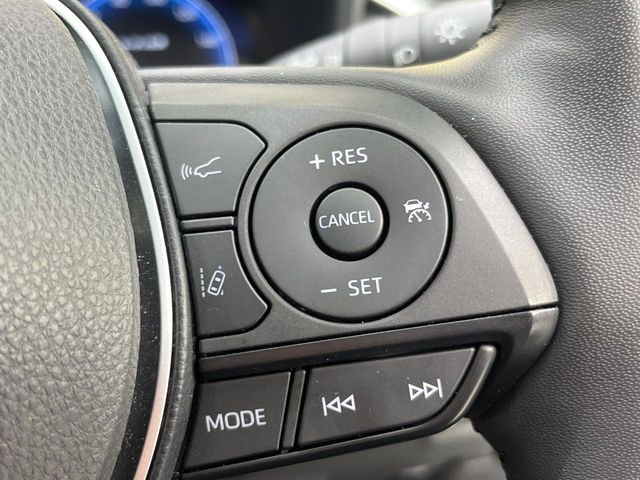 【レーダークルーズコントロール】高速道路での長距離走行が楽に!!自動で速度を保つクルーズコントロールが、衝突軽減システムと連携し、前方の車両を感知して車間を保つように速度調節してくれます!!