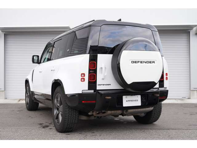 ディフェンダー110 X ダイナミック HSE 3.0L D300 ディーゼル 4WD