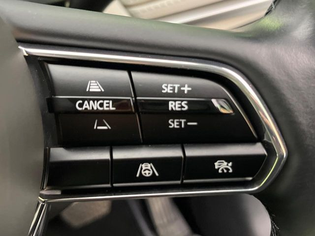 【マツダ・レーダークルーズコントロール】高速道路での長距離走行が楽に!自動で速度を保つクルーズコントロールが、衝突軽減システムと連携し、前方の車両を感知して車間を保つように速度調節してくれます!!