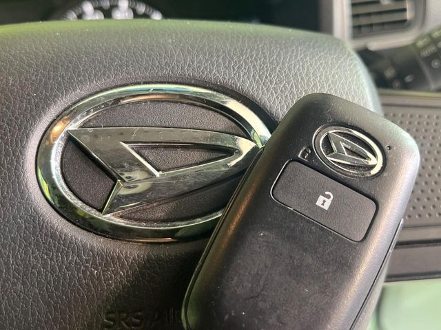 �y�L�[�t���[�V�X�e���z�J�o����|�P�b�g�ɓ��ꂽ�܂܂ł��h�A�̎{���E�������\�ȃX�}�[�g�L�[�𑕔��B�G���W���̃I���E�I�t�����J�M�����o���K�v����������Ƃ��Ă��֗��ł���