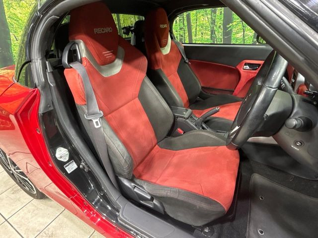 �yRECARO���o�P�b�g�V�[�g�z�l�ԍH�w�Ɋ�Â����ʈ����z�ɂ���č��ւ̕��S�Ⓑ���ԉ^�]���̔�J�������y������ڂŃ��J���Ƃ킩��X�|�[�e�B�ȃ��b�N�X�������ł��B