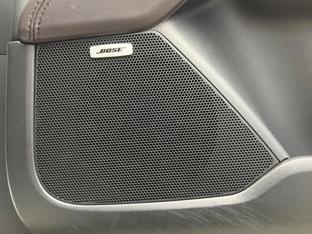 �yBOSE�T�E���h�V�X�e���z���[�J�[�I�v�V�����̍��i�ʃT�E���h�V�X�e���𓋍ځB��p�̃`���[�j���O���{���ꂽ�召�l�X�ȃX�s�[�J�[����ǎ��ȃT�E���h���t�ł��A�Տꊴ���ӂ�鉹����Ԃ����o���܂��B