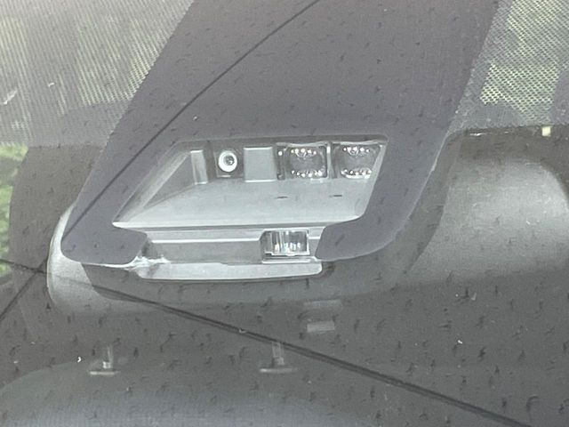 �y�g���^�Z�[�t�e�B�Z���X�z���s���ɑO���̎ԗ�����F�����A�Փ˂������Ȏ��͌x��ƃu���[�L�ŏՓˉ���Ɣ�Q�y�����A�V�X�g�B�����S�Ƀh���C�u�����y���݂��������܂��B