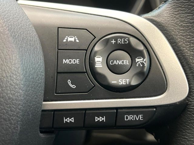 【アダプティブクルーズコントロール】高速道路での長距離走行が楽に!!自動で速度を保つクルーズコントロールが、衝突軽減システムと連携し、前方の車両を感知して車間を保つように速度調節してくれます!!