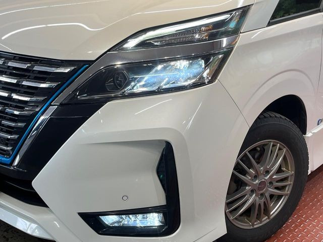 �yLED�w�b�h���C�g�z���V����ԑ��s�����ǍD�Ȏ��E���m�ۂ����S���ĉ^�]�ł��鍂�P�xLED�w�b�h���C�g�𑕔�!�_�����x�������A����d�͂��}�����Ă��܂��B