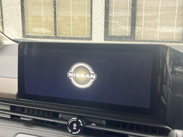 �y���[�J�[����12.3�^�i�r�z�C���e���A�ɗn�����ރX�^�C���b�V���ȁu��p�݌v�v���[�J�[�i�r�𑕔��􎋔F���⑀�쐫�ȂǊ�{���\�ɂ��D��A���㎿�ȃJ�[���C�t�����y���݂��������܂��B