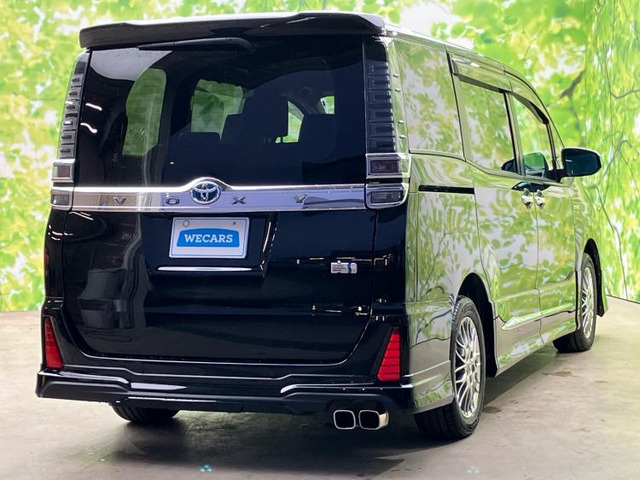 ヴォクシー1.8 ハイブリッド ZS 煌III