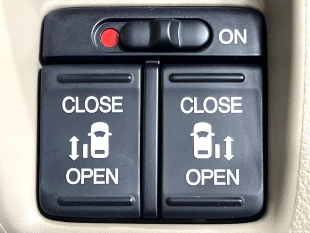 �y�����p���[�X���C�h�h�A�z�X�}�[�g�L�[��^�]�Ȃ̃X�C�b�`�Ō�ȗ����X���C�h�h�A�̊J���\���d��������͂����ăh�A���J����K�v�������A�����Ȃ��q�l�ł��ȒP�ɊJ���߂ł����K�ł���