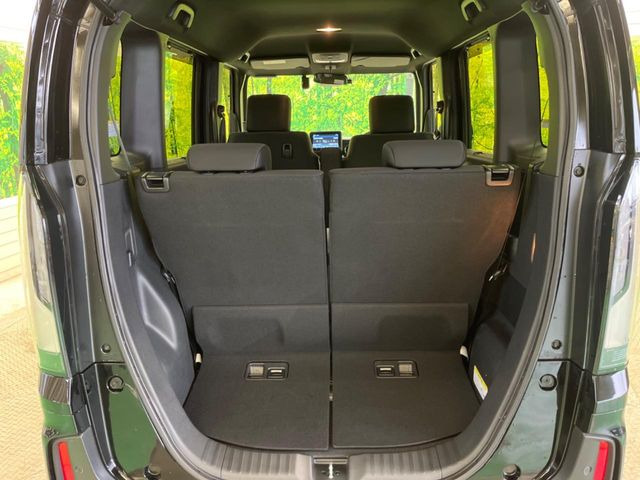 ���i�̂���������ʋ΁A���}���ɏ\���ȉ׎��X�y�[�X���m�ۂ��Ă���܂��B�Z�J���h�V�[�g��|���ƁA�傫�ȉו��̐ύڂ��\�ł���