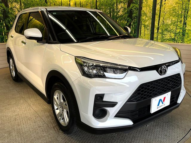 高透明度のガラス皮膜で撥水はもちろん、上質なツヤ・光沢を実現。紫外線や酸性雨から大切な愛車を保護し、色あせ・劣化を防止。「弾スプラッシュコート」、「弾プリミッサコート」からお選びいただけます。