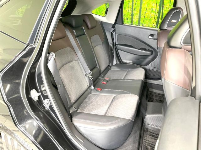 �R���p�N�g�J�[�ł����A�Z�J���h�V�[�g�͏\���ȍL����������K�ɂ���肢�������܂���V�[�g��|���đ傫�ȉו���ς񂾂�ƁA�p�r�̕����L��1��ł��B