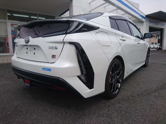 プリウスPHV1.8 S ナビパッケージ GR スポーツ