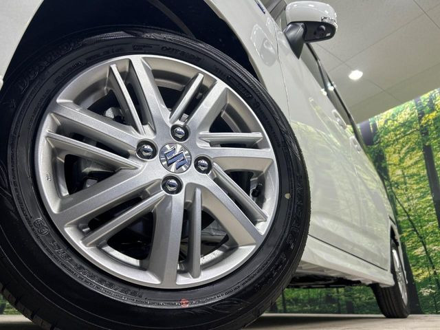 �y����15�C���`�A���~�z�C�[���z�O�ςɃ}�b�`���������A���~�z�C�[���𑕒����Ă���܂��B�e��ЊO�A���~�z�C�[����A�X�^�b�h���X�^�C�����戵�����Ă���܂��B���񂲑��k����������