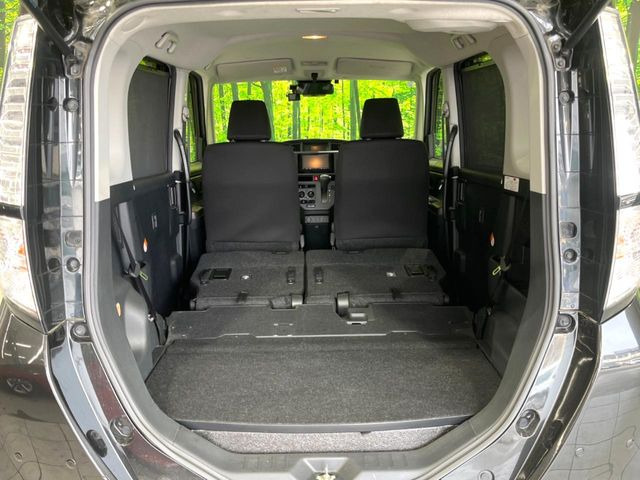 ���i�̂���������ʋ΁A���}���ɏ\���ȉ׎��X�y�[�X���m�ۂ��Ă���܂��B�Z�J���h�V�[�g��|���ƁA�傫�ȉו��̐ύڂ��\�ł���