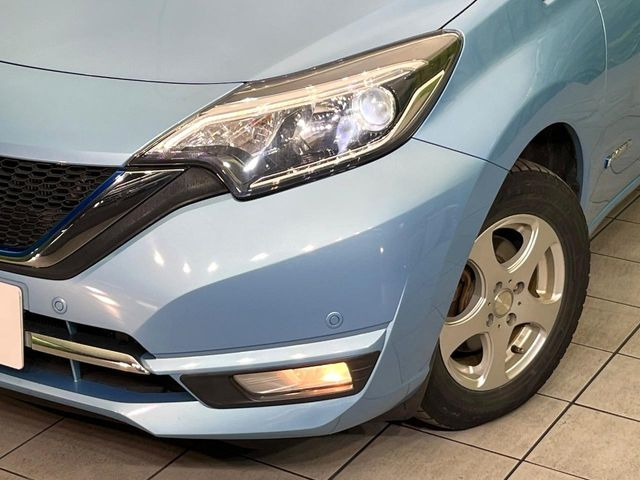 �yLED�w�b�h���C�g�z���V����ԑ��s�����ǍD�Ȏ��E���m�ۂ����S���ĉ^�]�ł��鍂�P�xLED�w�b�h���C�g�𑕔�!�_�����x�������A����d�͂��}�����Ă��܂��B