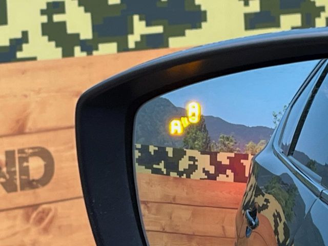 �y�u���C���h�X�|�b�g���j�^�����O�z���s���A�h�A�~���[�̎��p�ɂȂ�₷���ӏ��Ɍ㑱�Ԃ��ڋ߂���ƃT�C�h�~���[�t�߂Ɍx����\���A�h���C�o�[�ɒ��ӊ��N�����Ă���܂��B