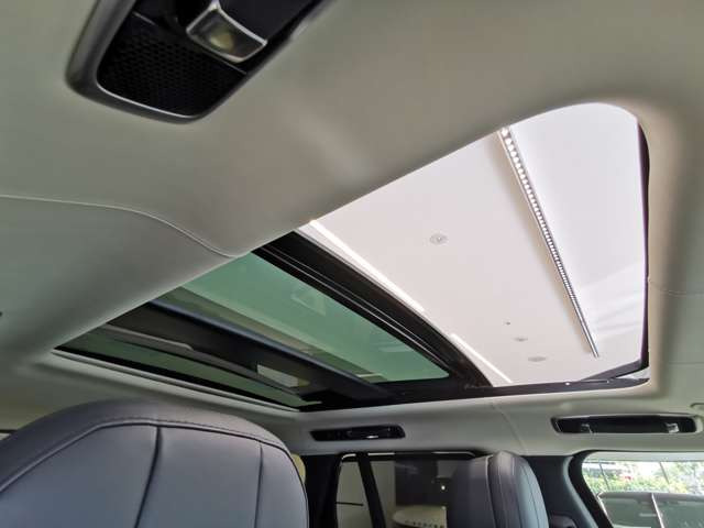 レンジローバーオートバイオグラフィ 4.4L P530 スタンダードホイールベース 4WD