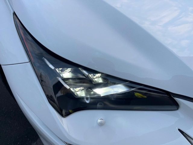 �yLED�w�b�h���C�g�z���V����ԑ��s�����ǍD�Ȏ��E���m�ۂ����S���ĉ^�]�ł��鍂�P�xLED�w�b�h���C�g�𑕔�!�_�����x�������A����d�͂��}�����Ă��܂��B