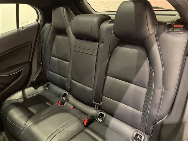 GLAクラスGLA250 4マチック 4WD