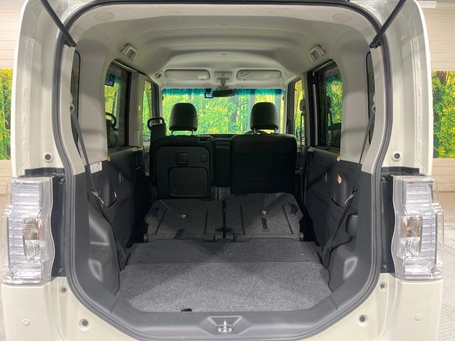 ���i�̂���������ʋ΁A���}���ɏ\���ȉ׎��X�y�[�X���m�ۂ��Ă���܂��B�Z�J���h�V�[�g��|���ƁA�傫�ȉו��̐ύڂ��\�ł���