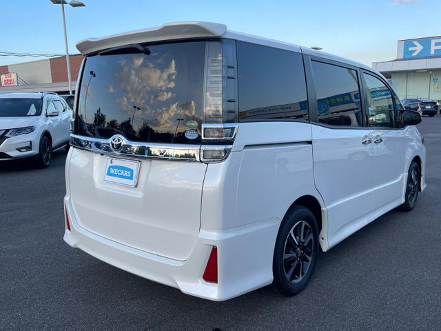 ヴォクシー2.0 ZS 煌