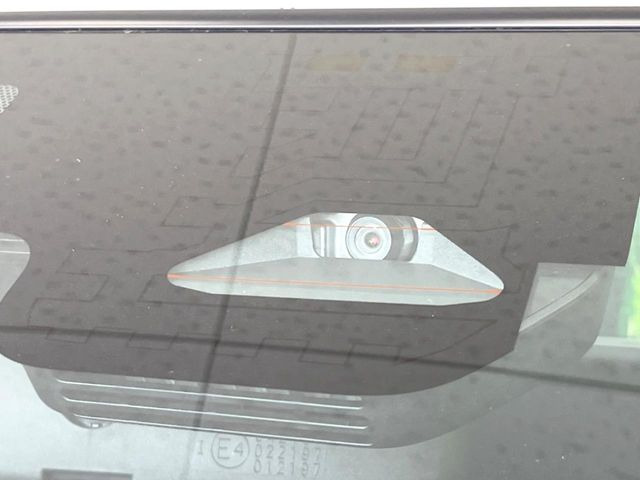 �y�v���N���b�V���Z�[�t�e�B�z�O���̎ԗ��������m���A�Փ˂������Ȏ��͌x��Œ��ӂ𑣂��A�u���[�L�𓥂ޗ͂��T�|�[�g�B�u���[�L�𓥂߂Ȃ������ꍇ�͏Փ˔�Q�y���u���[�L���쓮�A�Փˉ�����T�|�[�g���܂��B