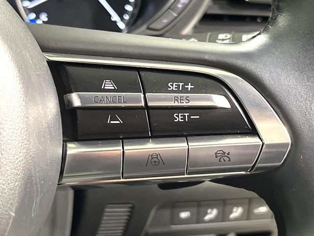 【マツダ・レーダークルーズコントロール】高速道路での長距離走行が楽に!自動で速度を保つクルーズコントロールが、衝突軽減システムと連携し、前方の車両を感知して車間を保つように速度調節してくれます!!