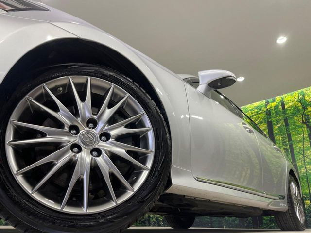 �y����18�C���`�A���~�z�C�[���z�O�ςɃ}�b�`���������A���~�z�C�[���𑕒����Ă���܂��B�e��ЊO�A���~�z�C�[����A�X�^�b�h���X�^�C�����戵�����Ă���܂��B���񂲑��k����������