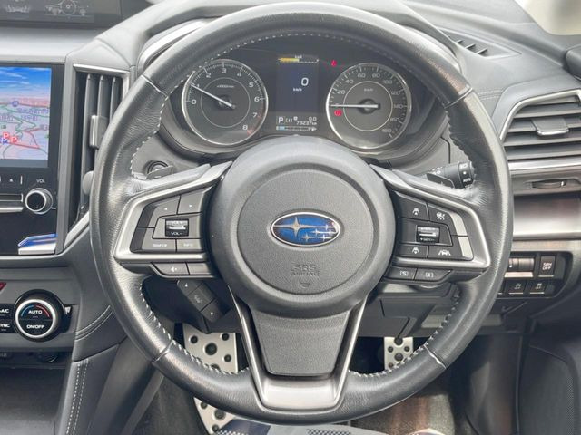 �y�����v�����X�e�A�����O�z�㎿�Ȋv���g�p���邱�ƂŁA��ɂ����������݂ƂĂ��^�]���₷���n���h���ł���