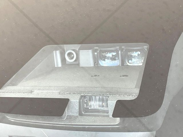 【トヨタセーフティセンス】走行中に前方の車両等を認識し、衝突しそうな時は警報とブレーキで衝突回避と被害軽減をアシスト。より安全にドライブをお楽しみいただけます。