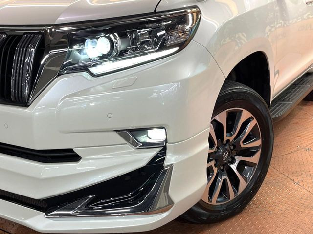 �yLED�w�b�h���C�g�z���V����ԑ��s�����ǍD�Ȏ��E���m�ۂ����S���ĉ^�]�ł��鍂�P�xLED�w�b�h���C�g�𑕔�!�_�����x�������A����d�͂��}�����Ă��܂��B